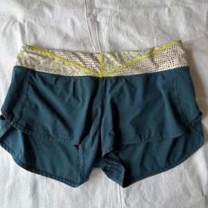 Lululemon Run: Speed Short *4-way Stretch Alberta Lake / Wi14 Quilt 26 Size 10